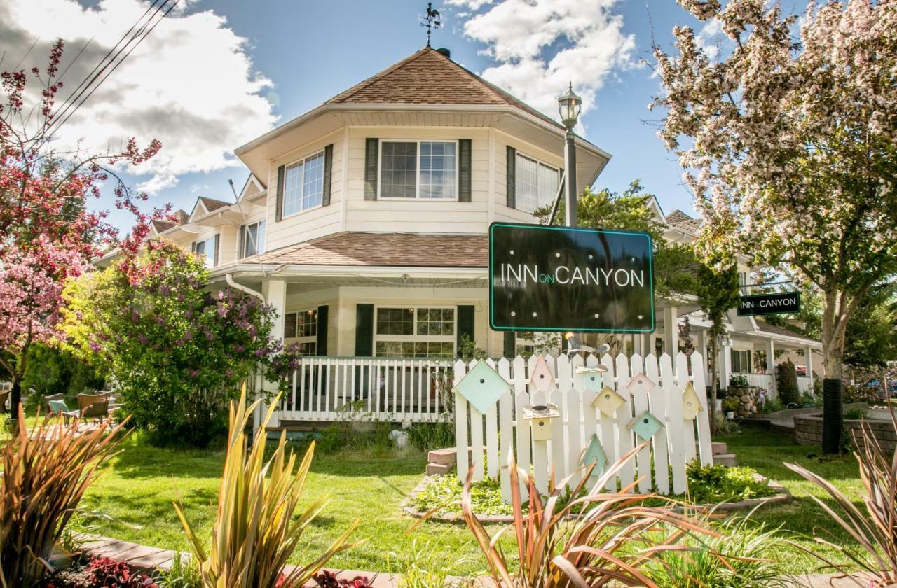 Inn On Canyon Radium Hot Springs Buitenkant foto